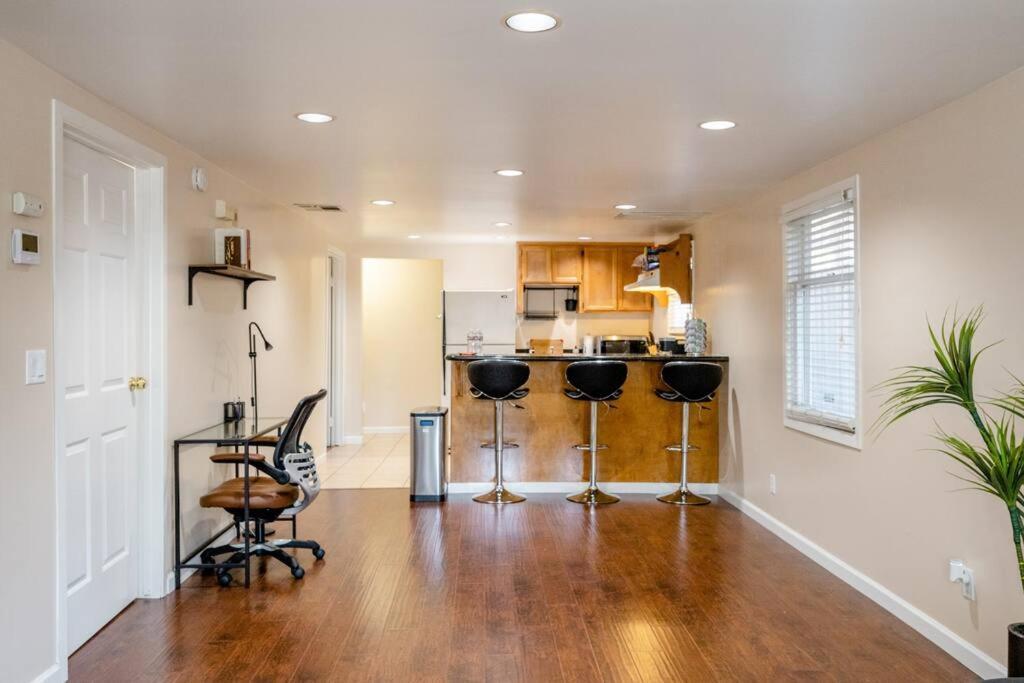 *2Bdr Victorian Home Away From Home - *Central Loc Sacramento Exteriör bild